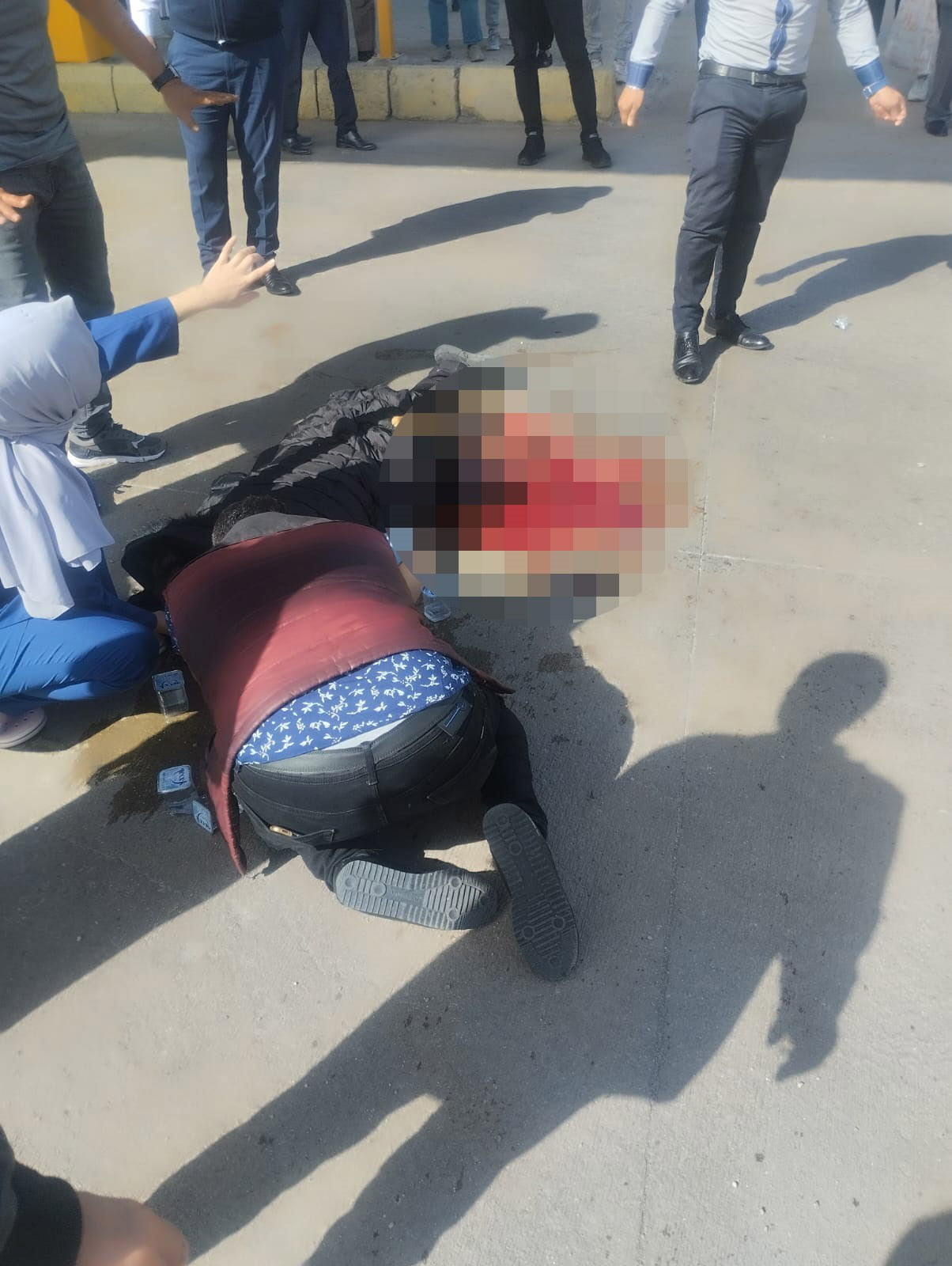 Afyonkarahisar’da otogarda yaya halde olan hamile kadına yolcu otobüsü çarptı.
