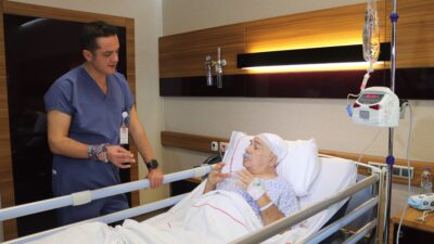 İzmir’de, ehliyetini yenilemek için aile hekimine muayeneye giden 76 yaşındaki