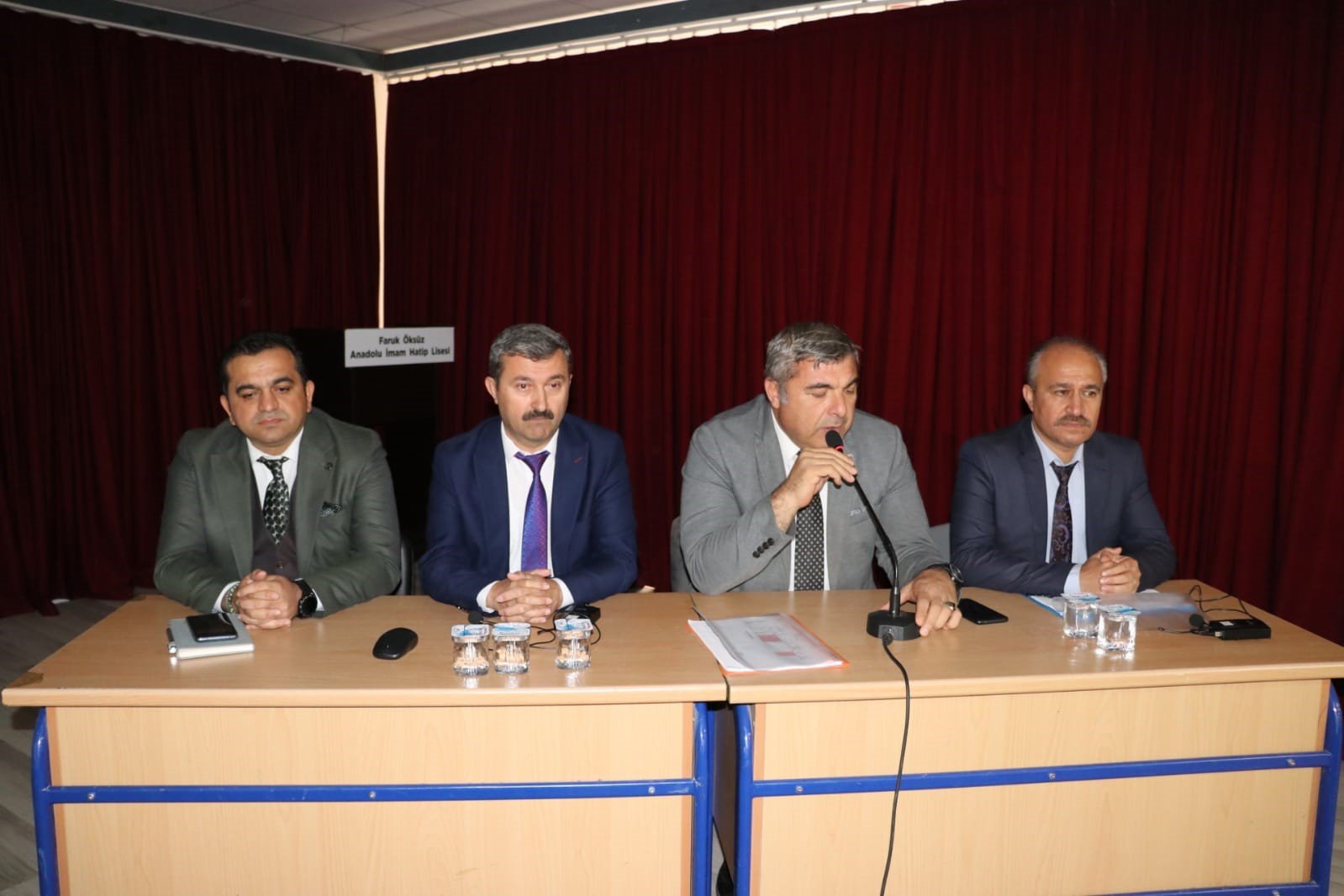 Afyonkarahisar İl Milli Eğitim Müdürü Miraç Sünnetci, İscehisar’da okul ve