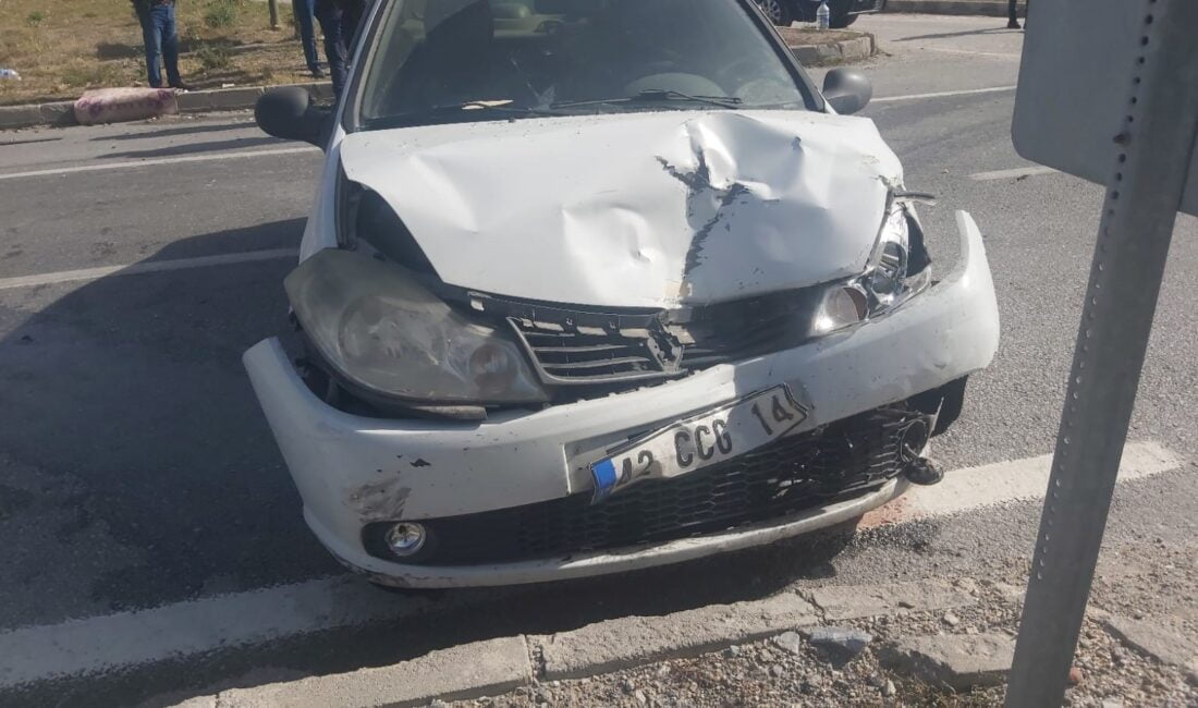 Afyonkarahisar’da 2 otomobilin çarpıştığı kazada 6 kişi yaralanırken, yaralılardan ikisinin