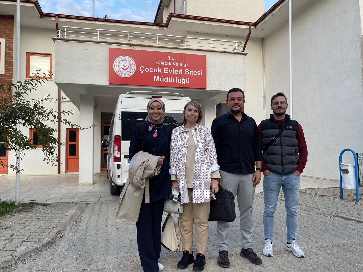İlkokul çağından üniversiteye kadar her yaştan çocuk ve gence enerji