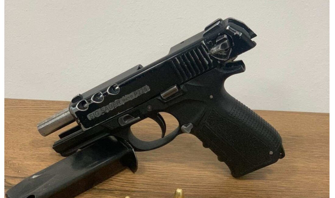 Afyonkarahisar’da devriye gezen jandarma ekipleri durumundan şüphelendikleri bir otomobilde yaptıkları