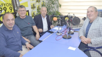   Gün FM’de yayınlanan Basın Odası programında Gazeteciler İsmail Akar,