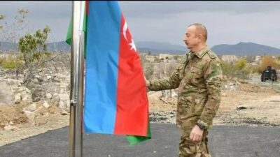  Azerbaycan Cumhurbaşkanı Aliyev, işgalden kurtarılan Hankendi şehrinde Azerbaycan bayrağını bizzat