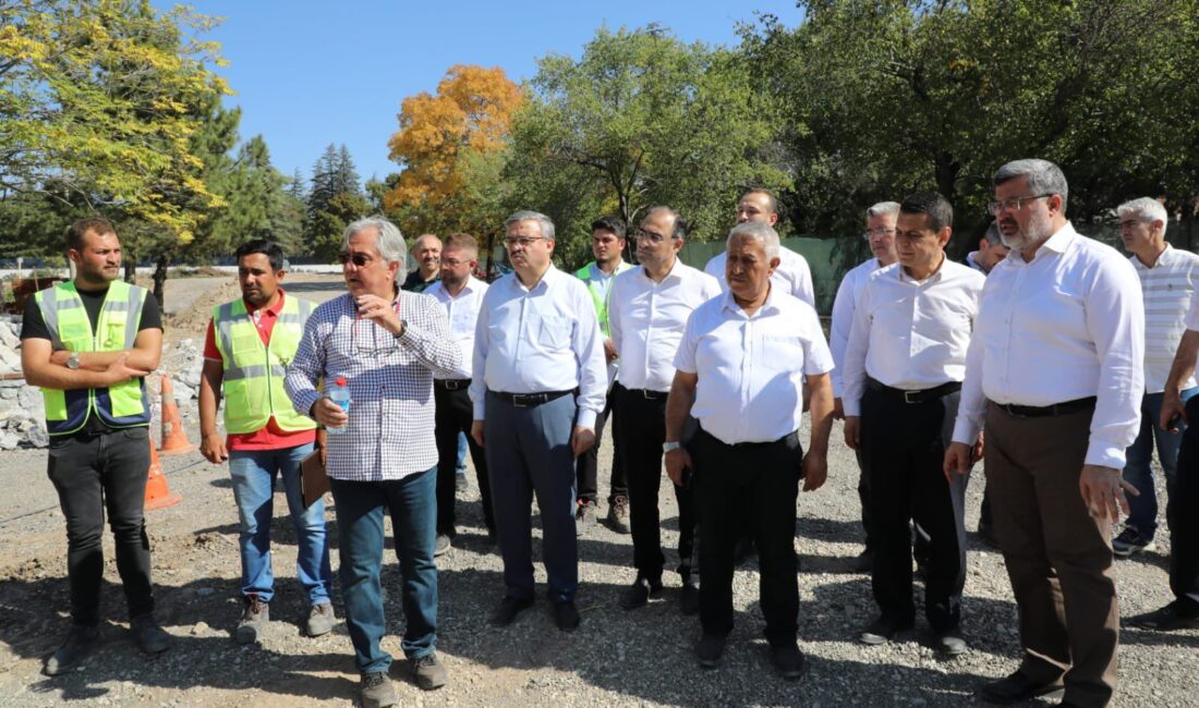 Belediye Başkanı Mehmet Zeybek, Afyonkarahisar’ın dört bir tarafında hayata geçen
