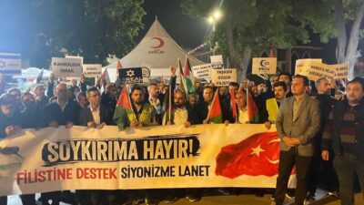 İsrail’in Gazze’de hastaneye saldırısını protesto eden Anadolu Gençlik Derneği Afyonkarahisar