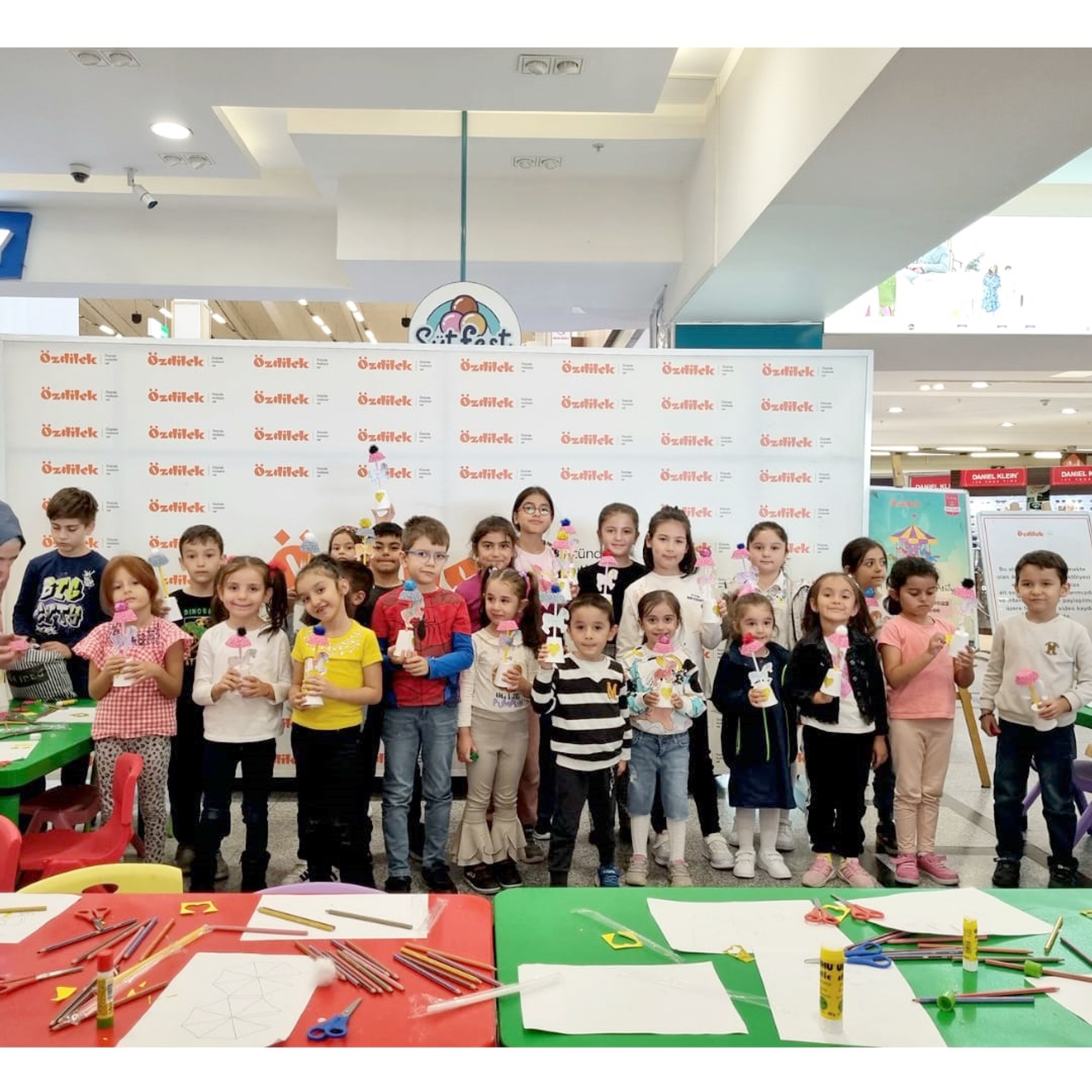 Özdilek Afyonkarahisar’da atölye etkinlikleri başladı. Misafirlerine keyifli anlar yaşatmaya devam