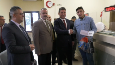 PTT 183. kuruluş yıldönümü dolayısıyla 183. müşterisine sürpriz yaptı. Emekli