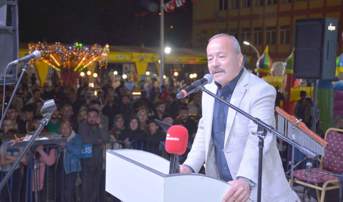 Ülkü Ocakları tarafından düzenlenen birlik ve beraberlik gecesinde konuşan MHP