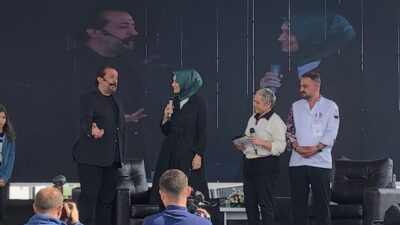 Ünlü şef Mehmet Yalçınkaya da Gastro Afyon Festivaline geldi. Ünlü