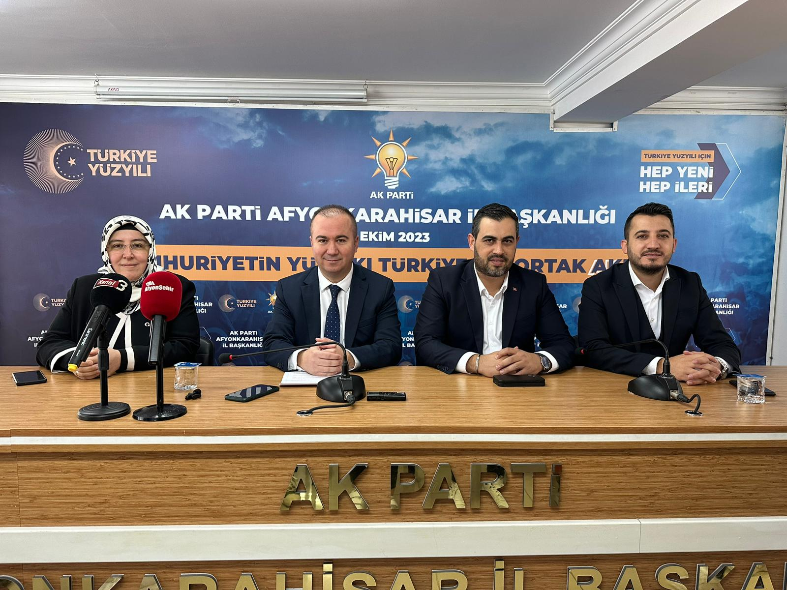 AK Parti İL Başkanlığı tarafından düzenlenen basın toplantısında konuşan AK