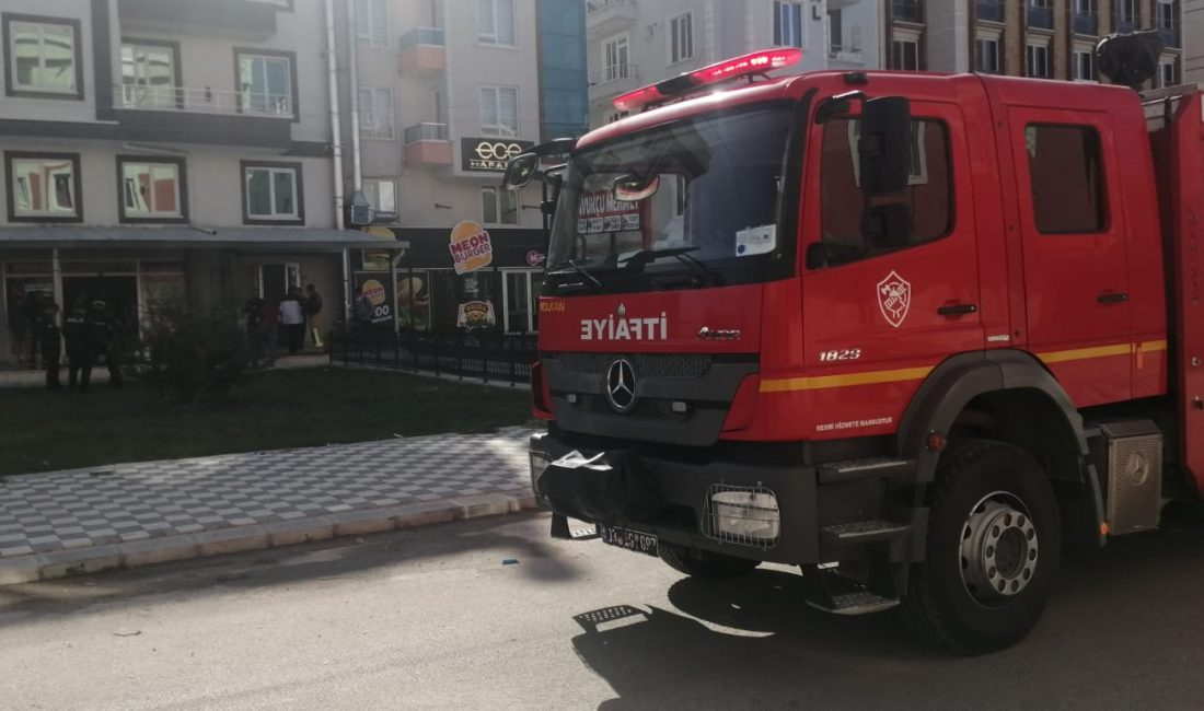 Afyonkarahisar’ın Erenler Mahallesi’nde bir iş yerinde çıkan yangın paniğe neden
