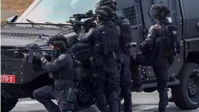 İsrail savaş uçaklarının düzenlediği hava saldırılarında Gazze’nin batısındaki Es-Susi Camisi