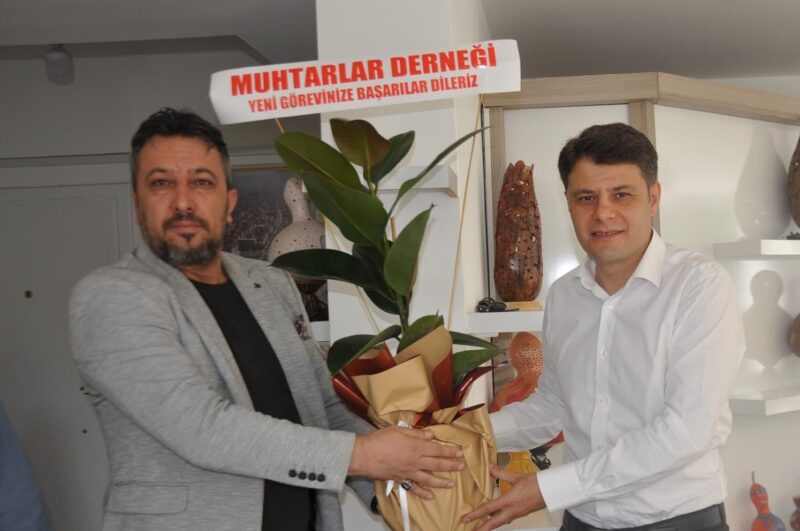 Türkiye Muhtarlar Derneği Sandıklı Şube Başkanı Eşref Yıldırım ve yönetimi,