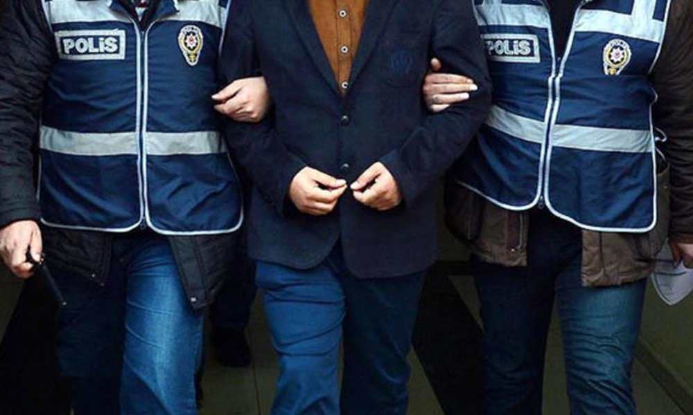 Antalya’da Cumhuriyet Başsavcılığı’nın talimatı doğrultusunda düzenlenen operasyonda FETÖ/PDY silahlı terör