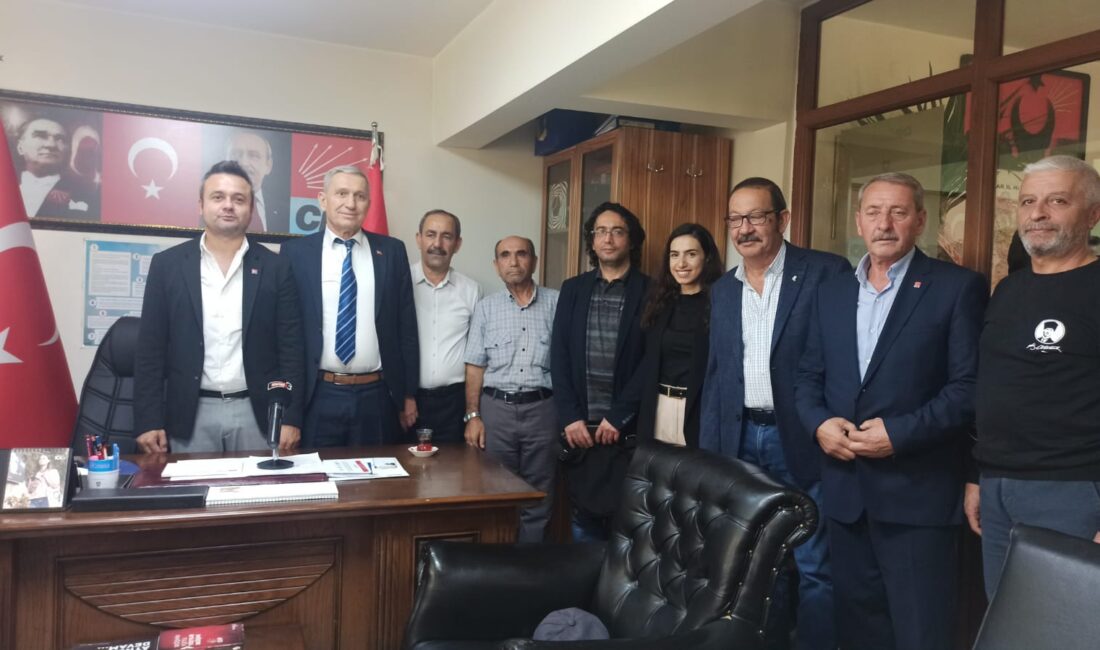 Demokrat Parti Afyonkarahisar İl Başkanı Hikmet Bülbül ve kurmayları, CHP