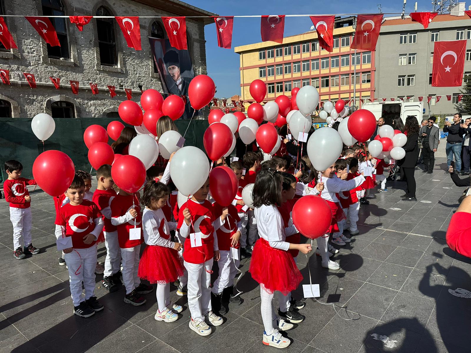 Cumhuriyetin 100. Yılı coşkusu kutlanmaya devam ediyor. Ted Afyon Koleji