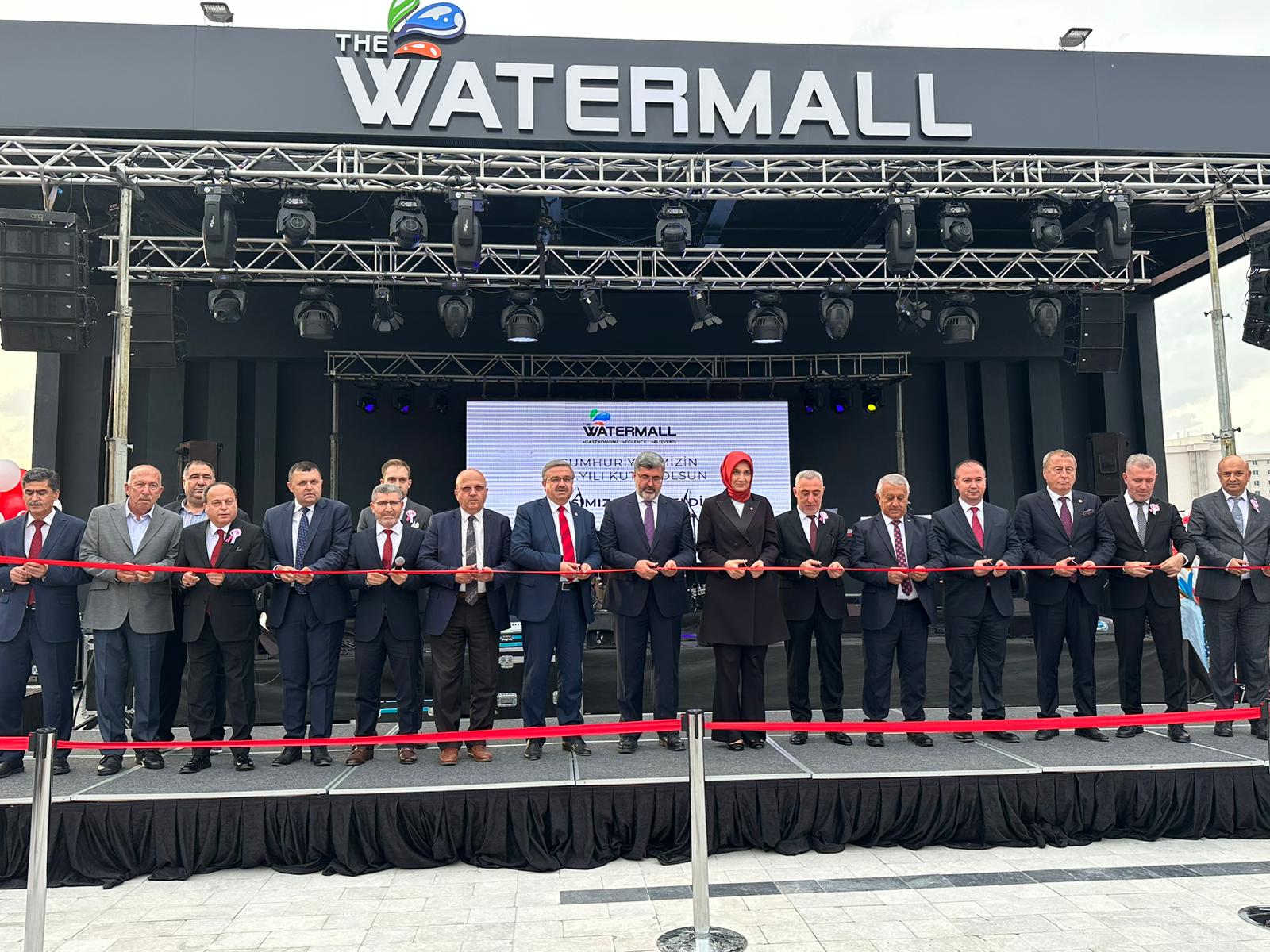 The Watermall Alışveriş Merkezi’nin açılışı Cumhuriyet’in 100. Yılında il protokolünün