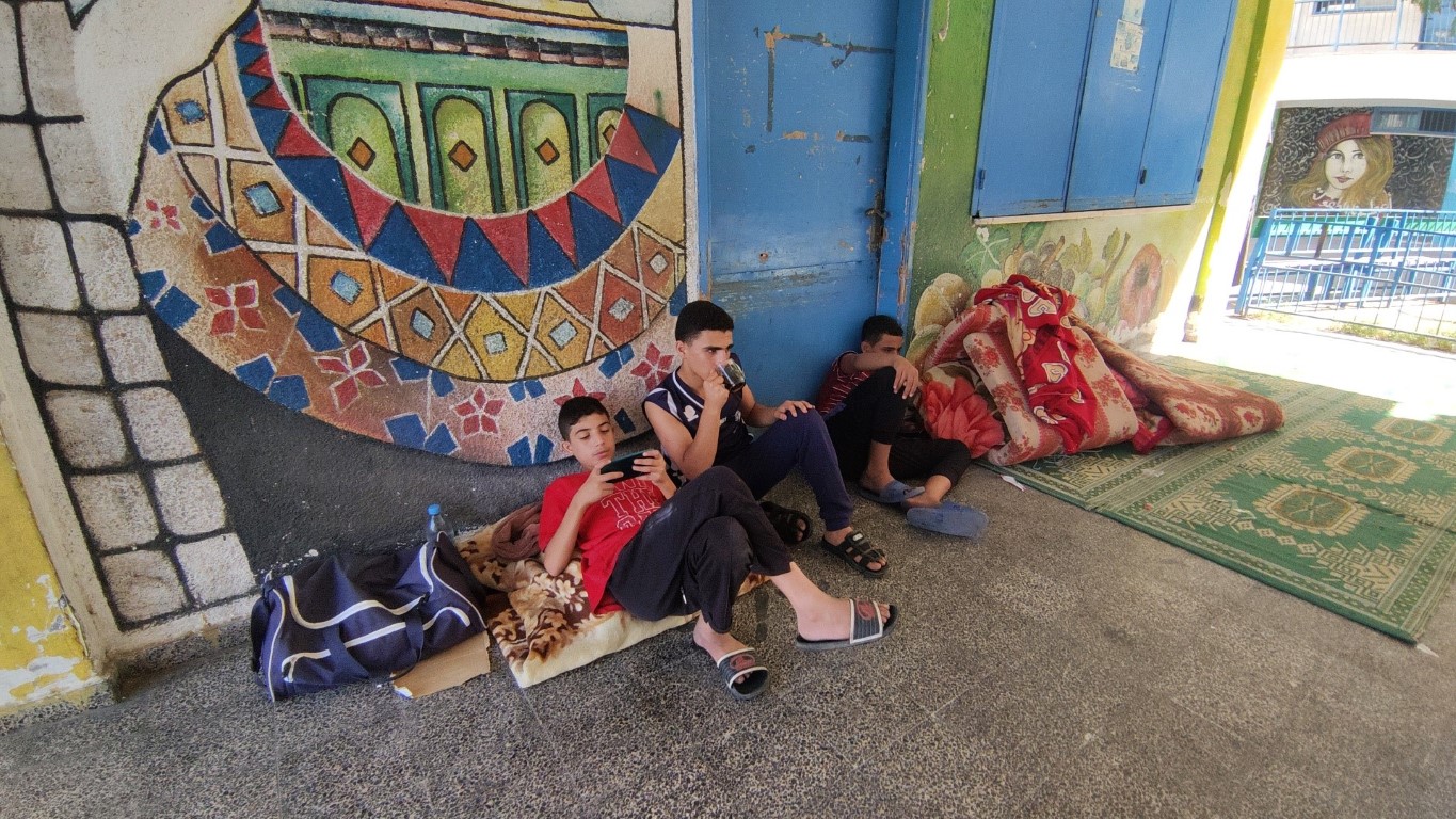 Birleşmiş Milletler Filistinli Mültecilere Yardım Ajansı (UNRWA), Gazze’den ayrılanların sığınması