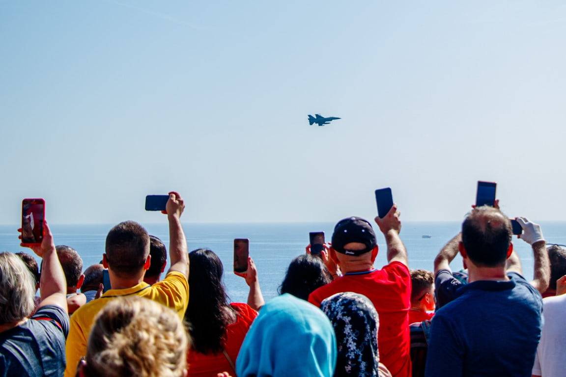 Antalya semalarında 4 adet F-16 tipi savaş uçağı, Cumhuriyet’in 100’üncü