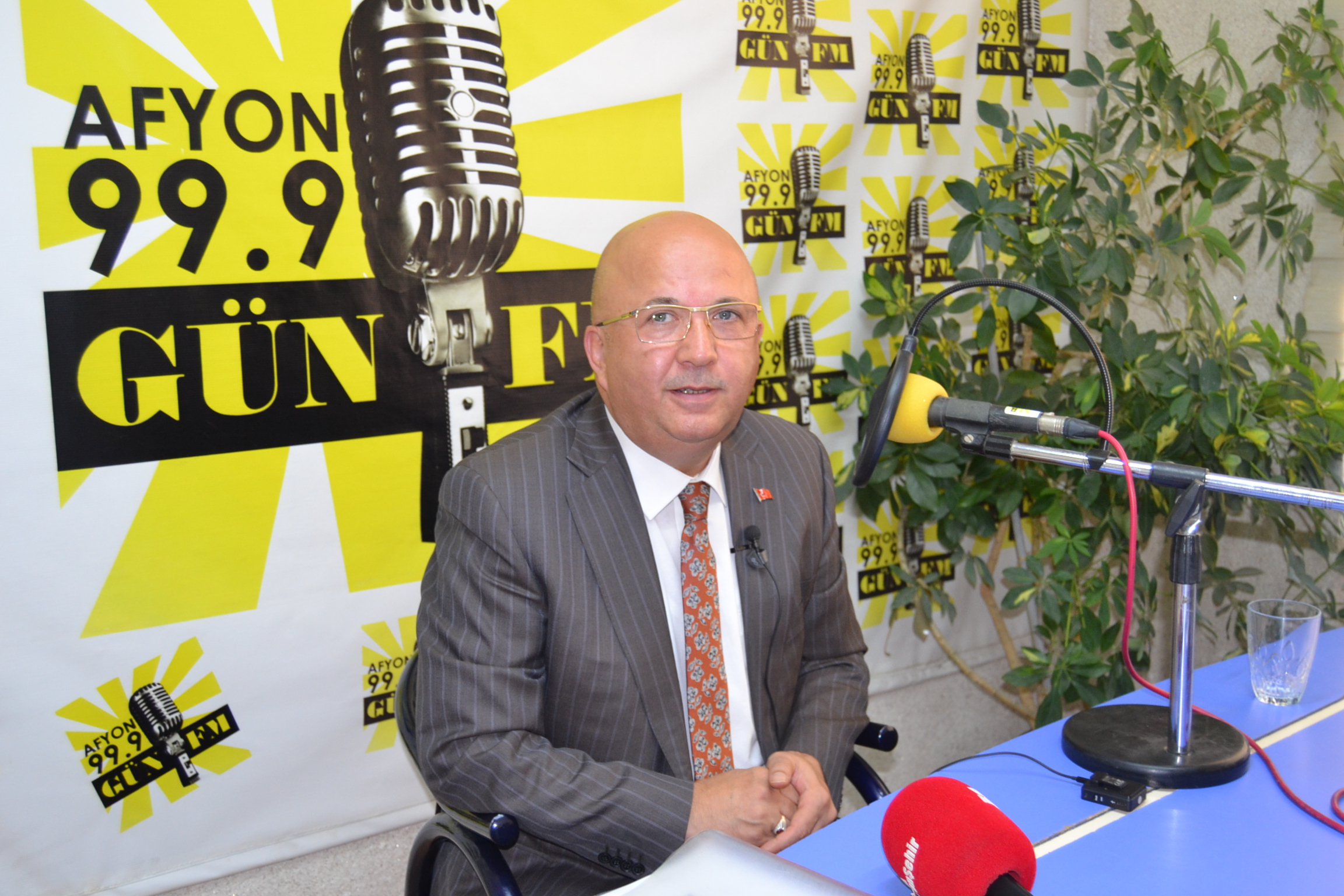 Gün Fm’de gazeteci İsmail Akar’ın konuğu olan İl Genel Meclisi
