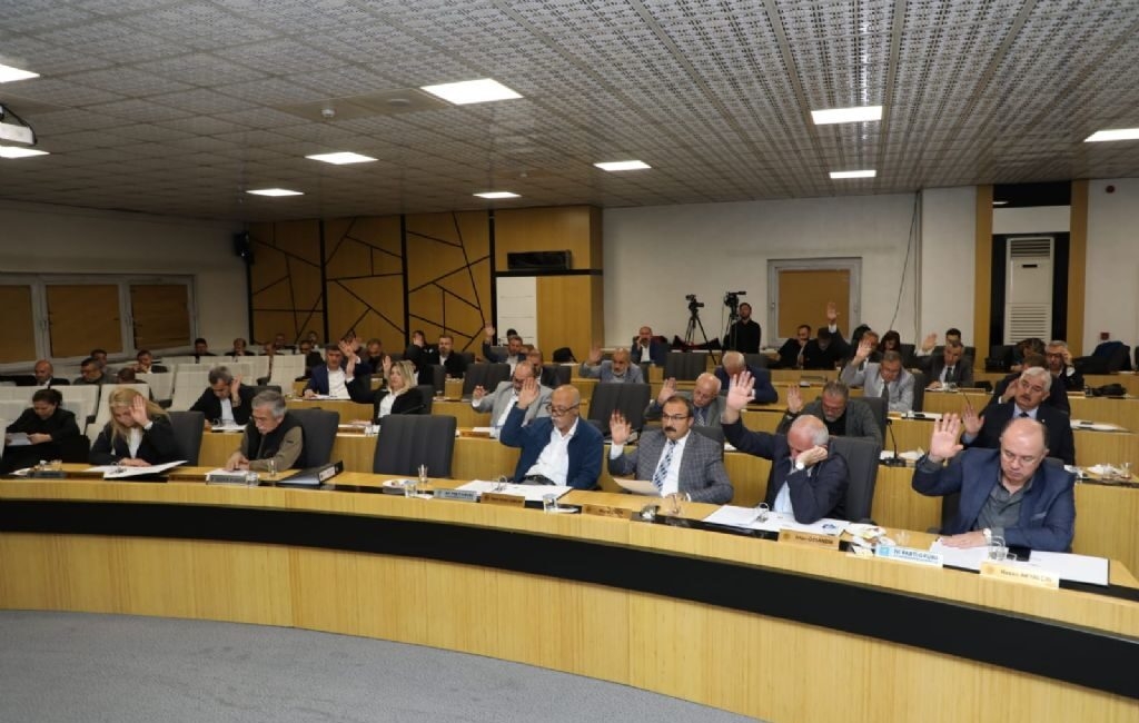   Toplantının açılışında konuşan Zeybek, Garnizon Millet Bahçesi ile ilgili