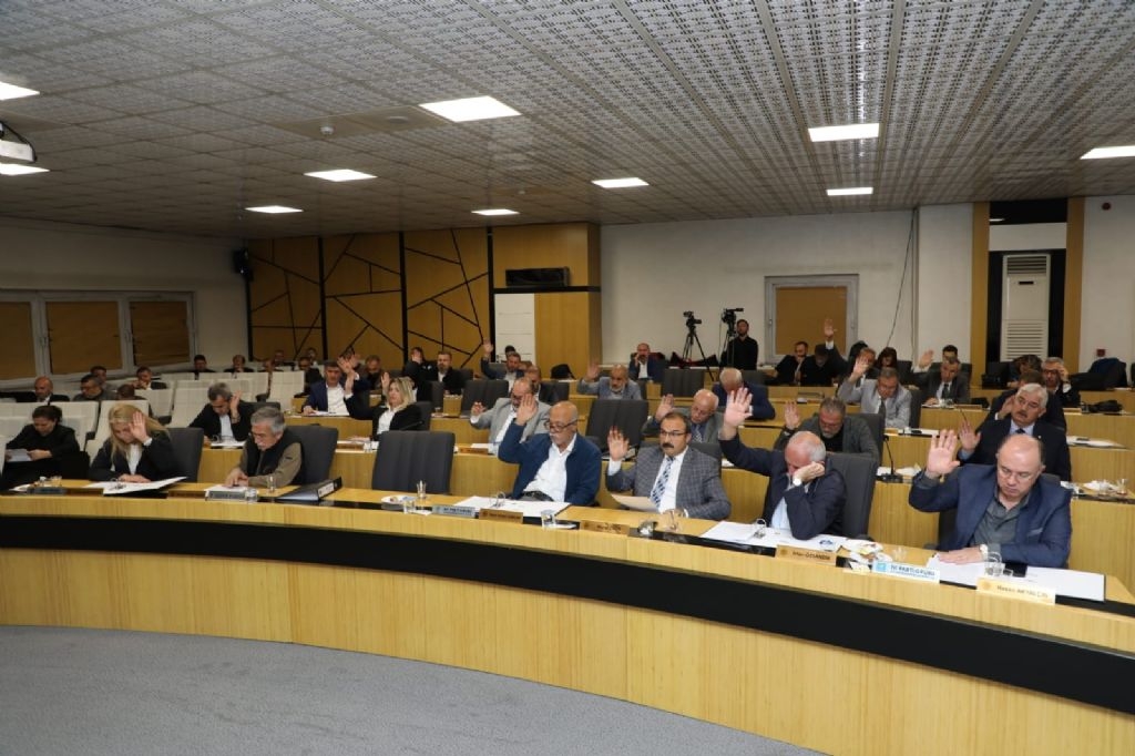   Toplantının açılışında konuşan Zeybek, Garnizon Millet Bahçesi ile ilgili