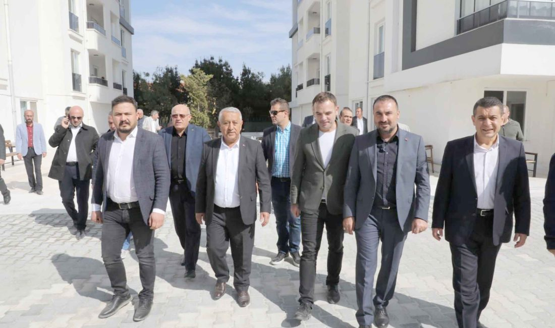 Ali Çetinkaya Mahallesi’nde vatandaşlarla buluşan Belediye Başkanı Mehmet Zeybek yaptığı