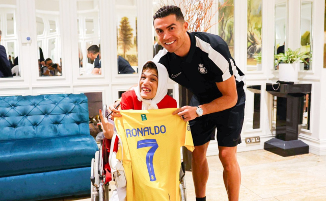 Al Nassr forması giyen Cristiano Ronaldo, İran ziyareti sırasında engelli