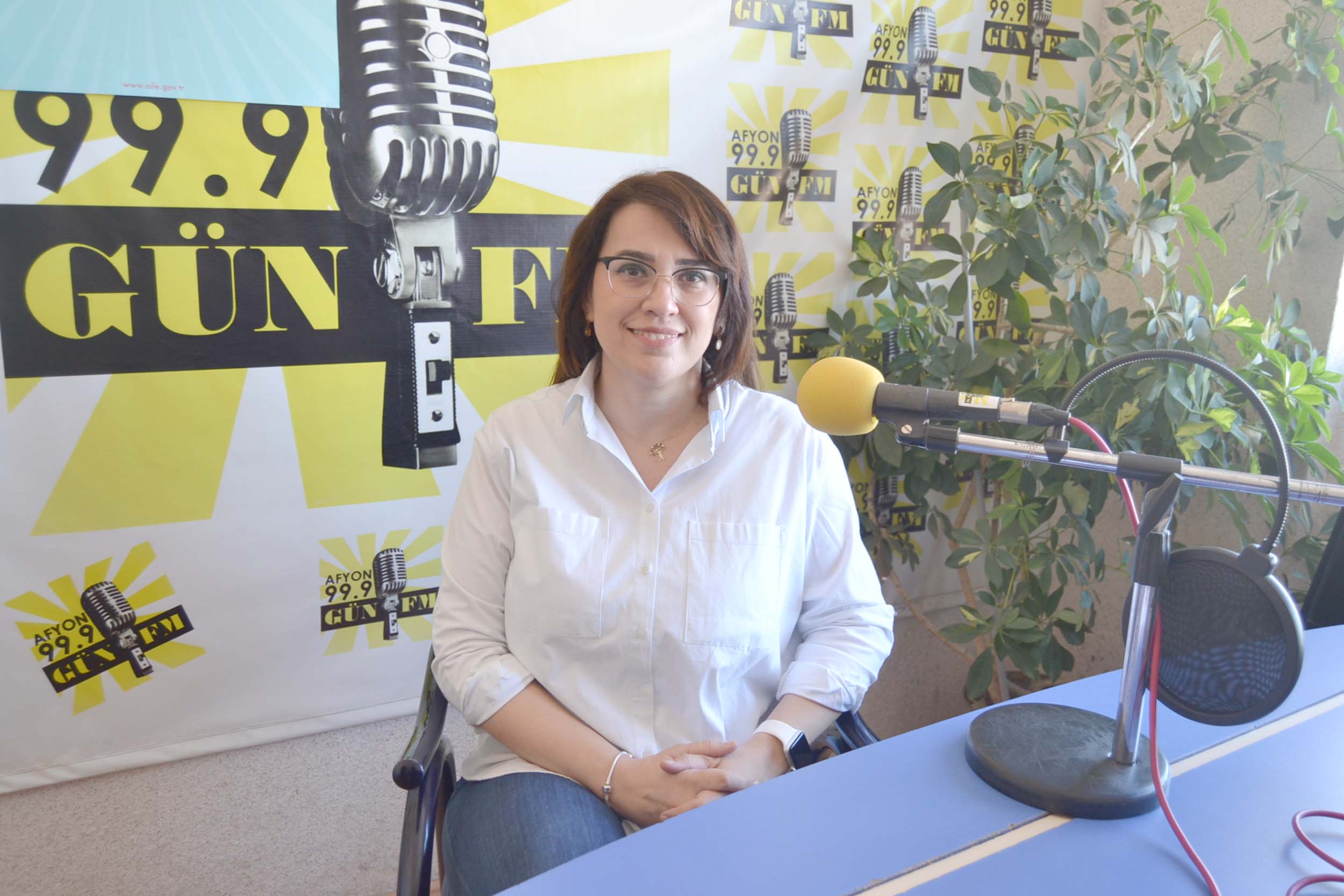 Gün FM’e konuk olan AFSÜ Çocuk Sağlığı ve Hastalıkları Ana