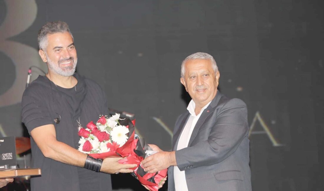 Uluslararası Gastronomi Festivali’nin gala yemeği düzenlendi. Belediye Başkanı Mehmet Zeybek’in