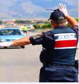 Afyonkarahisar’da Düzensiz Göçle Mücadeleye yönelik olarak jandarma ekipleri tarafından yapılan