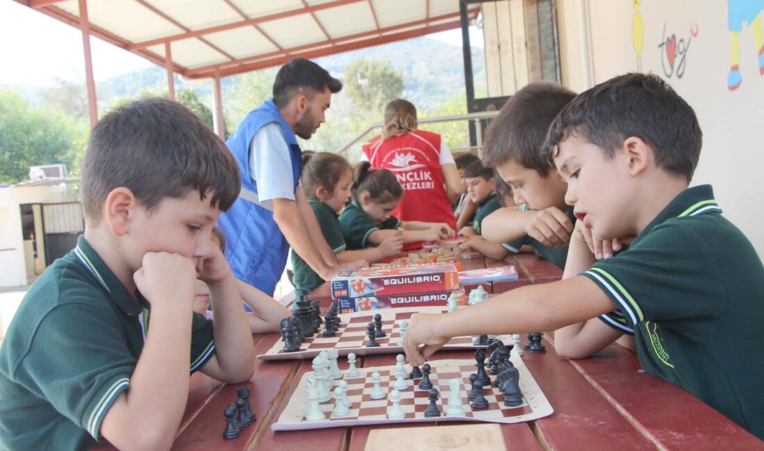 Antalya’nın Gazipaşa ilçesinde ‘Amatör Spor Haftası’ dolayısıyla İlçe Gençlik ve