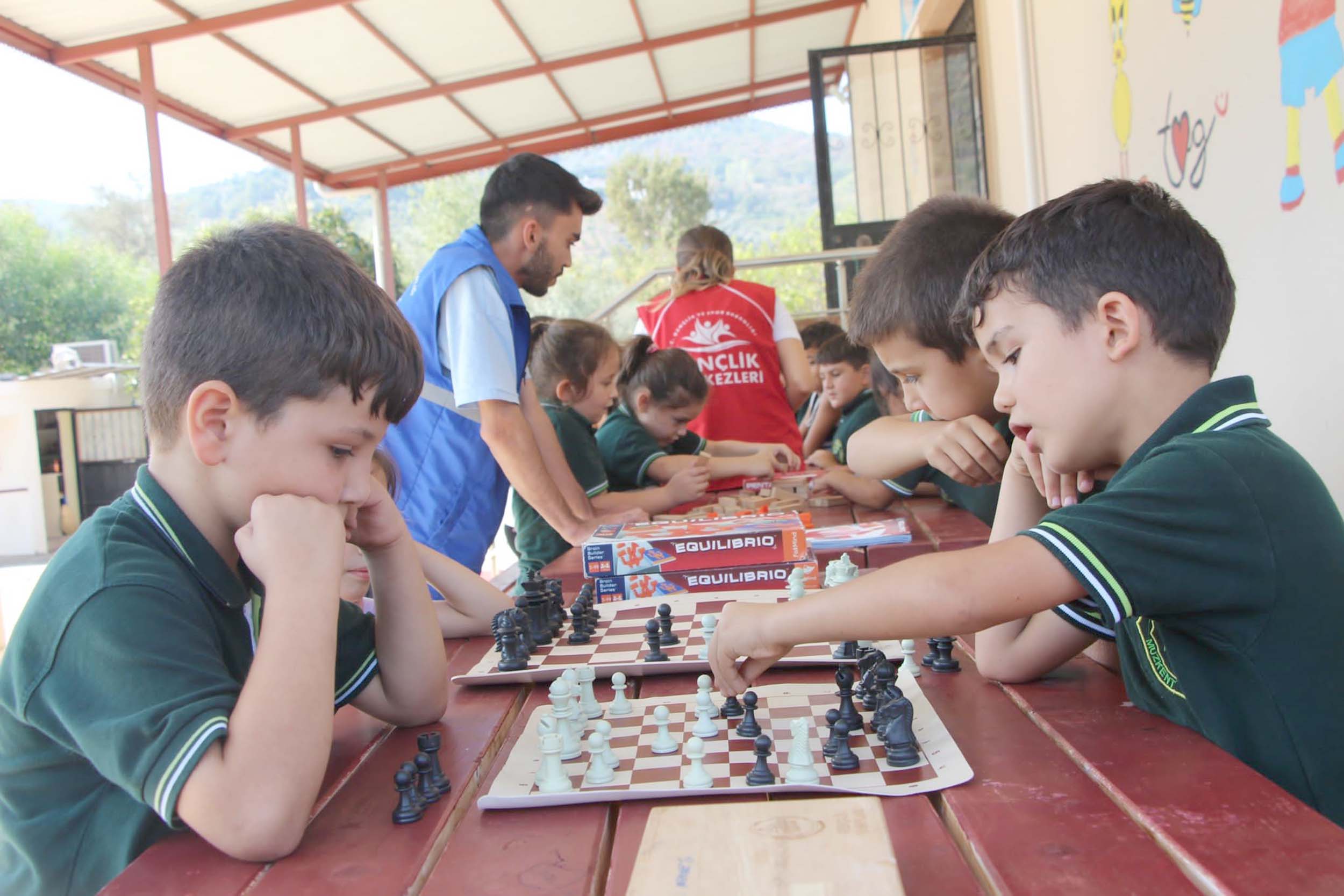 Antalya’nın Gazipaşa ilçesinde ‘Amatör Spor Haftası’ dolayısıyla İlçe Gençlik ve