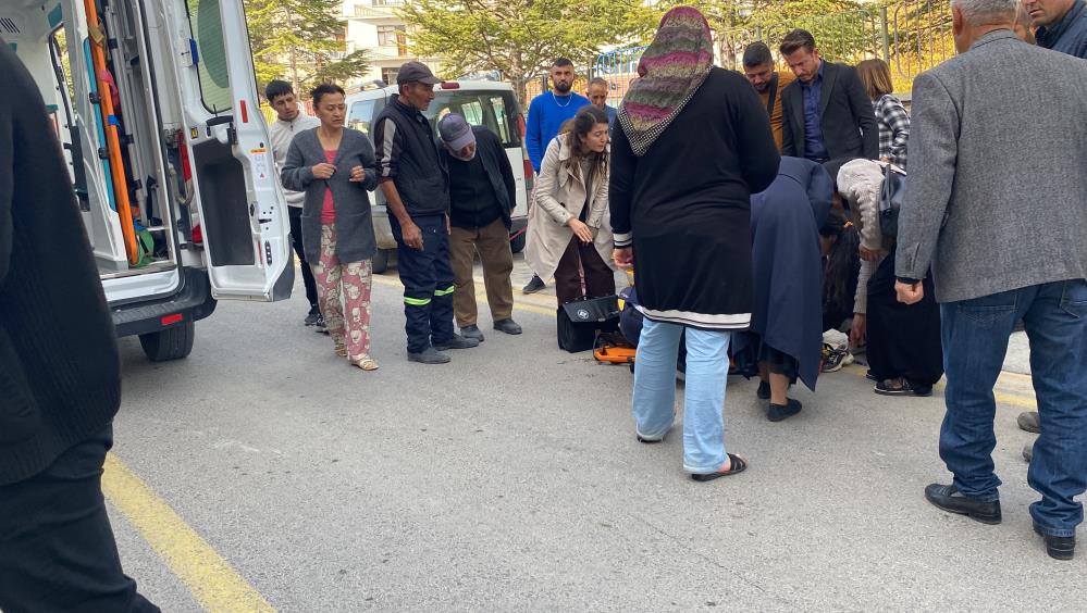Konya’nın Kulu ilçesinde okuldan çıkan ve karşıya geçmek isteyen 8
