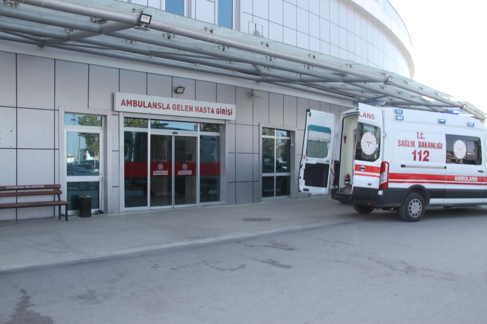 Konya’nın Beyşehir ilçesinde, 2 katlı evin penceresinden düşen 4 yaşındaki