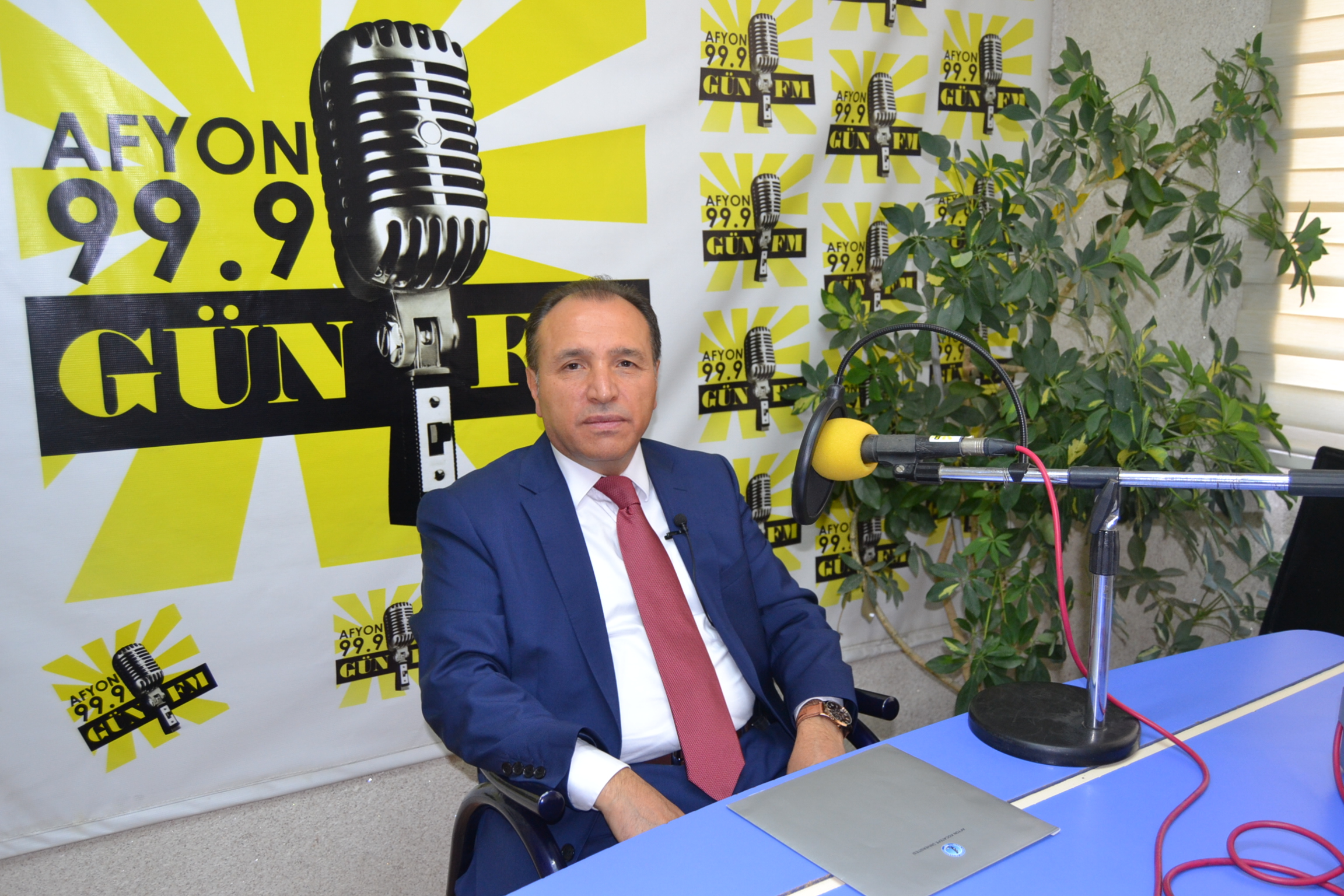Afyon Kocatepe Üniversitesi (AKÜ) ve Gün FM işbirliğinde süren Kampüs