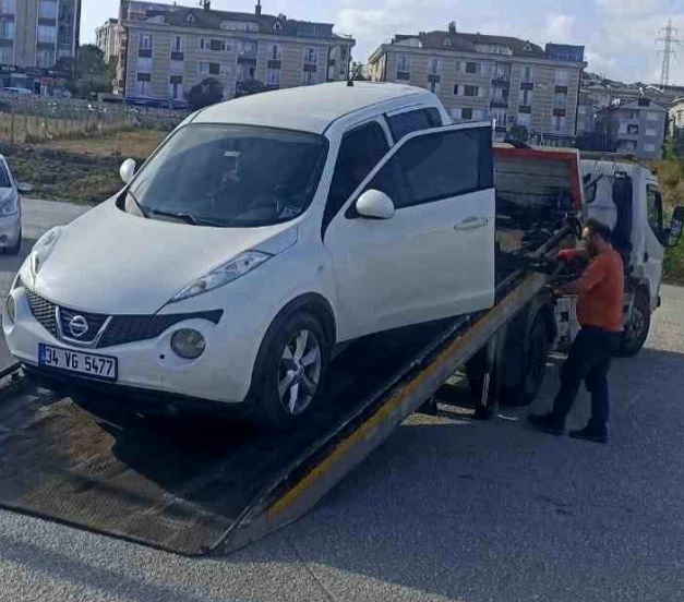 İstanbul Büyükçekmece’de bulunan TÜVTÜRK araç muayeneye istasyonuna aracını götüren Halil