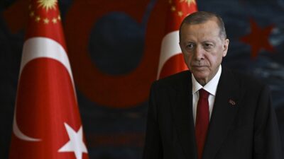 Cumhurbaşkanı Erdoğan, 19.23’te saygı duruşu ve İstiklal Marşı’nın okunmasının ardından