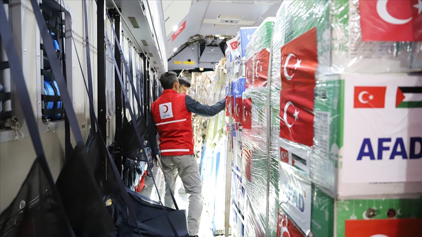 Türk Kızılayı’nın X hesabından yapılan paylaşımda, uçağın, Gazze için Türk
