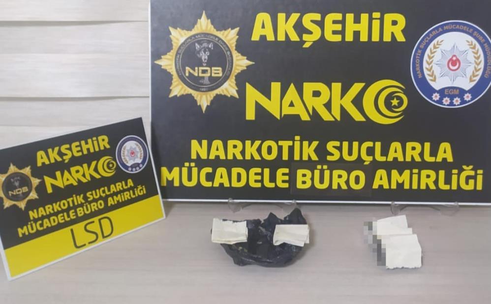 Konya’nın Akşehir ilçesinde polis tarafından durdurulan bir araçta yapılan aramada