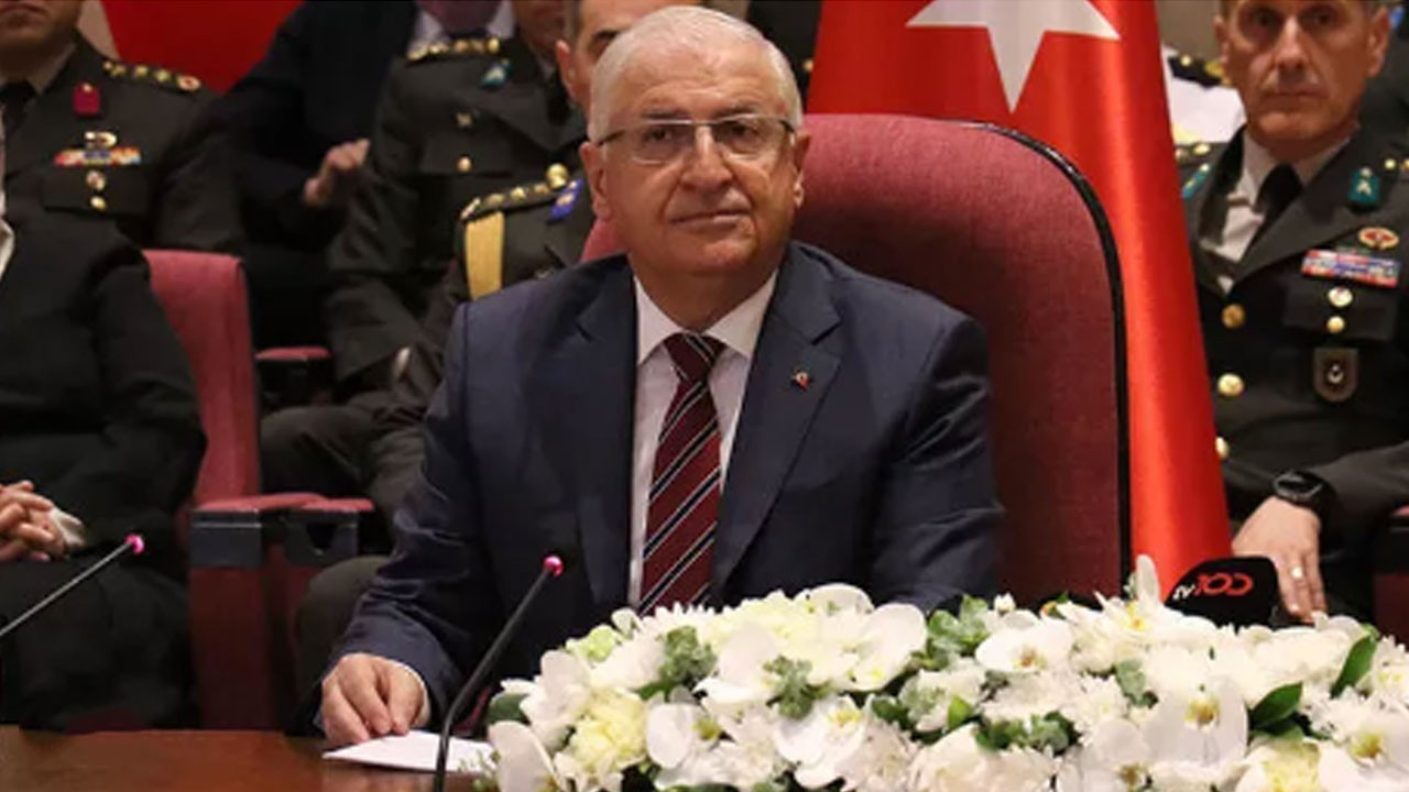 Milli Savunma Bakanı Yaşar Güler, Kosova’da Mehmetçiklere yaptığı hitabında, “Türkiye