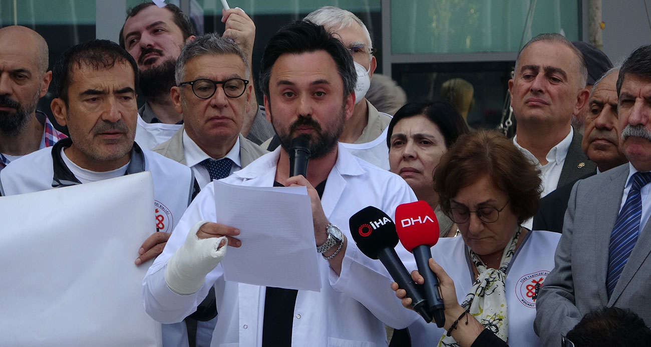 Kocaeli’de bir aile sağlığı merkezine gelen hasta ve yakınları tarafından