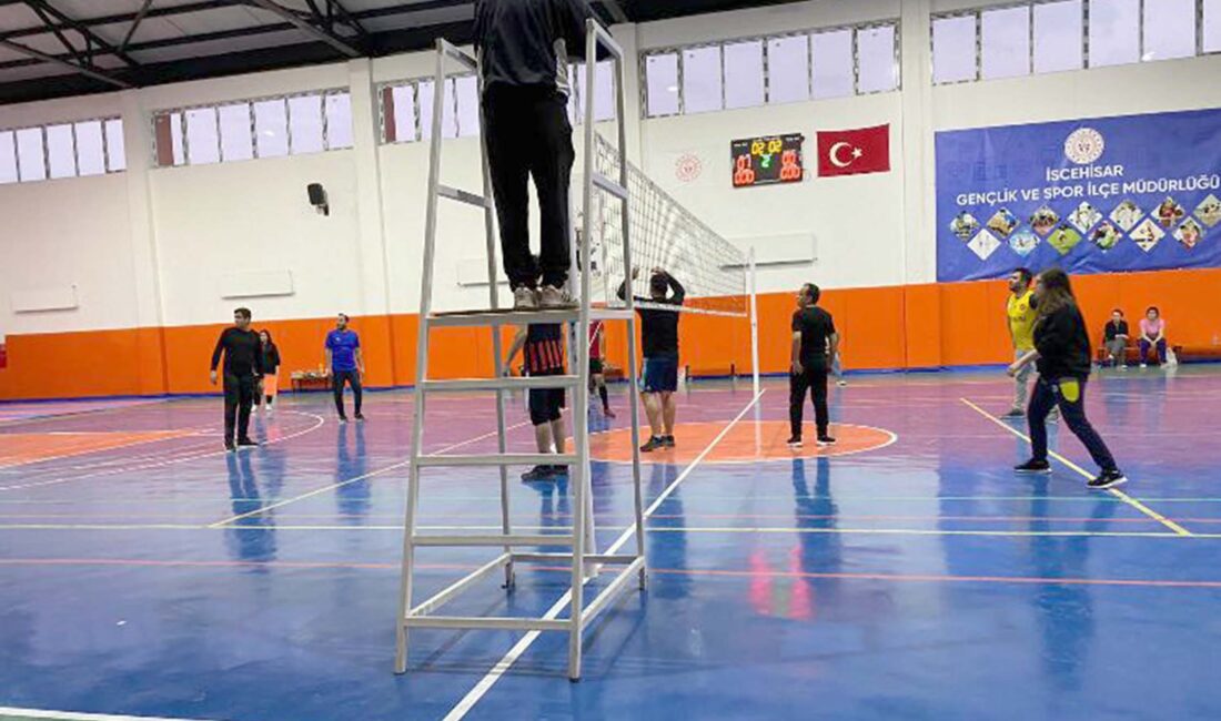 24 Kasım Öğretmenler Günü kapsamında Afyonkarahisar’ın İscehisar ilçesinde öğretmenler arası