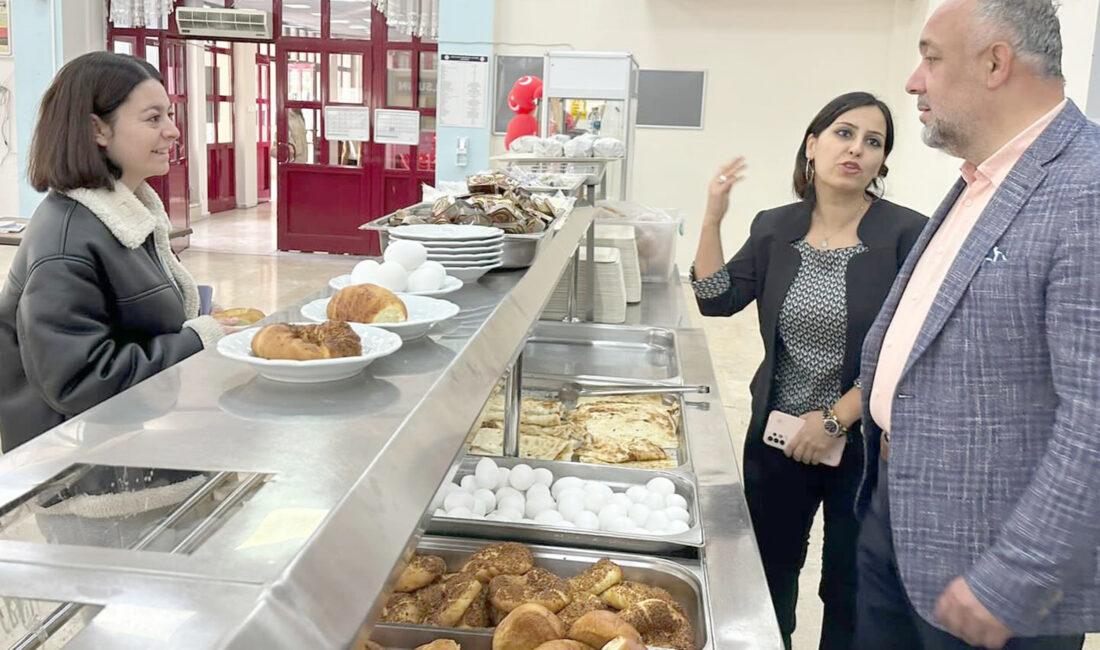 Afyonkarahisar Gençlik ve Spor İl Müdürü İsmail Hakkı Kasapoğlu, öğrencilerin
