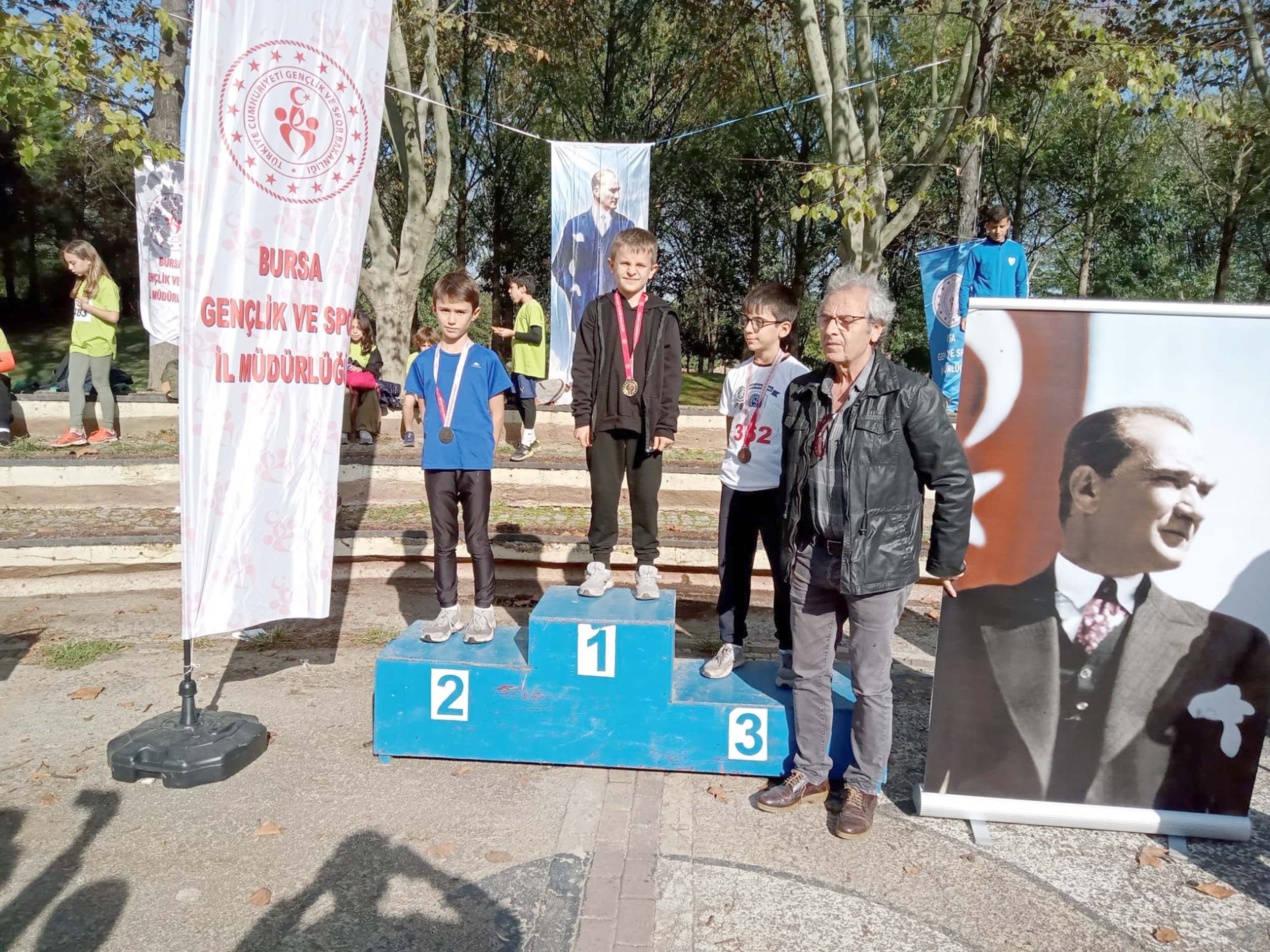 Eskişehirli koşucu Yusuf Tuna, Yetenek Taraması Programı çerçevesinde düzenlenen Atatürk