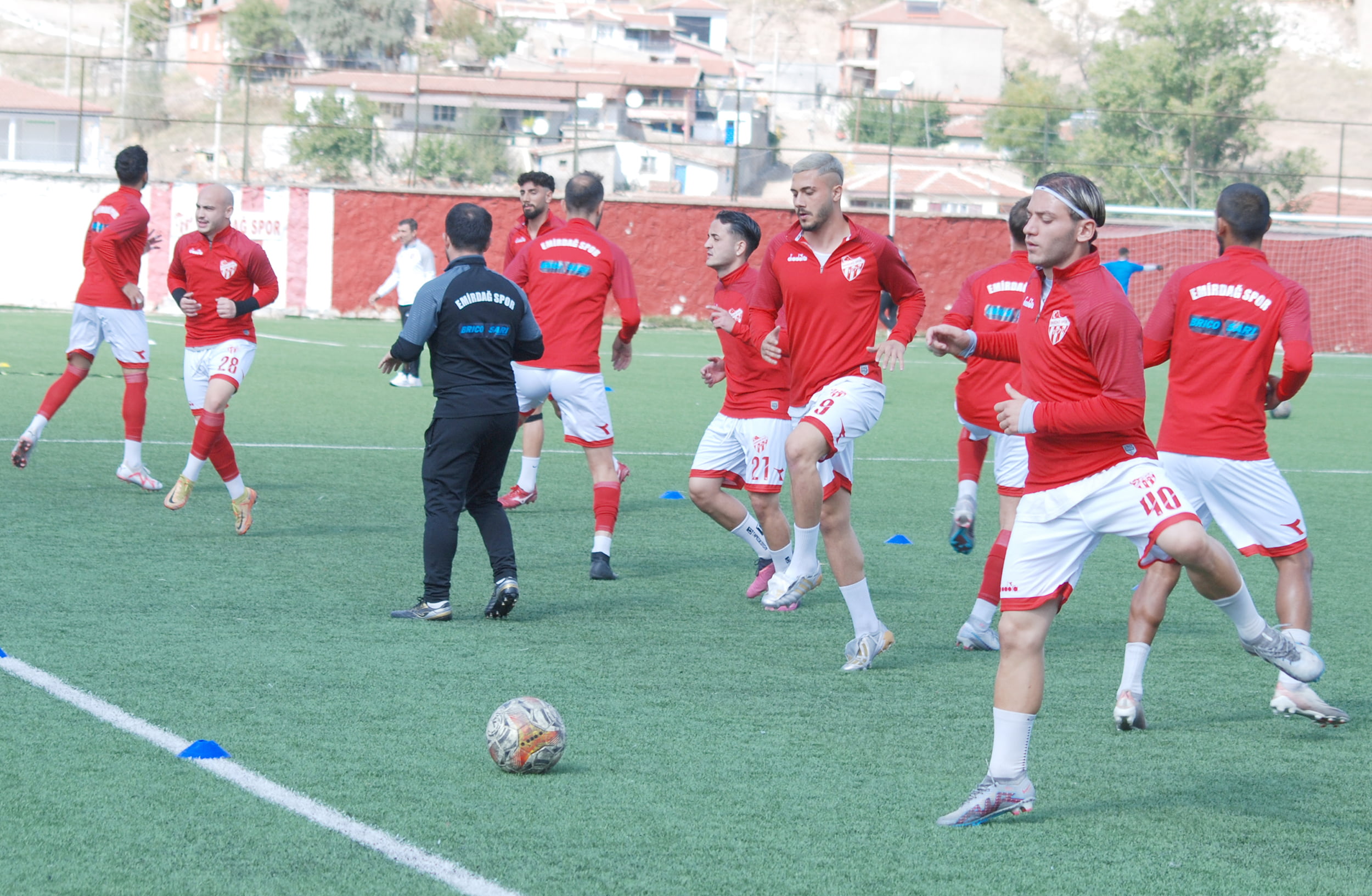 Bölgesel Amatör Lig’in çiçeği burnunda ekiplerinden Emirdağspor, sezonun dördüncü sınavını