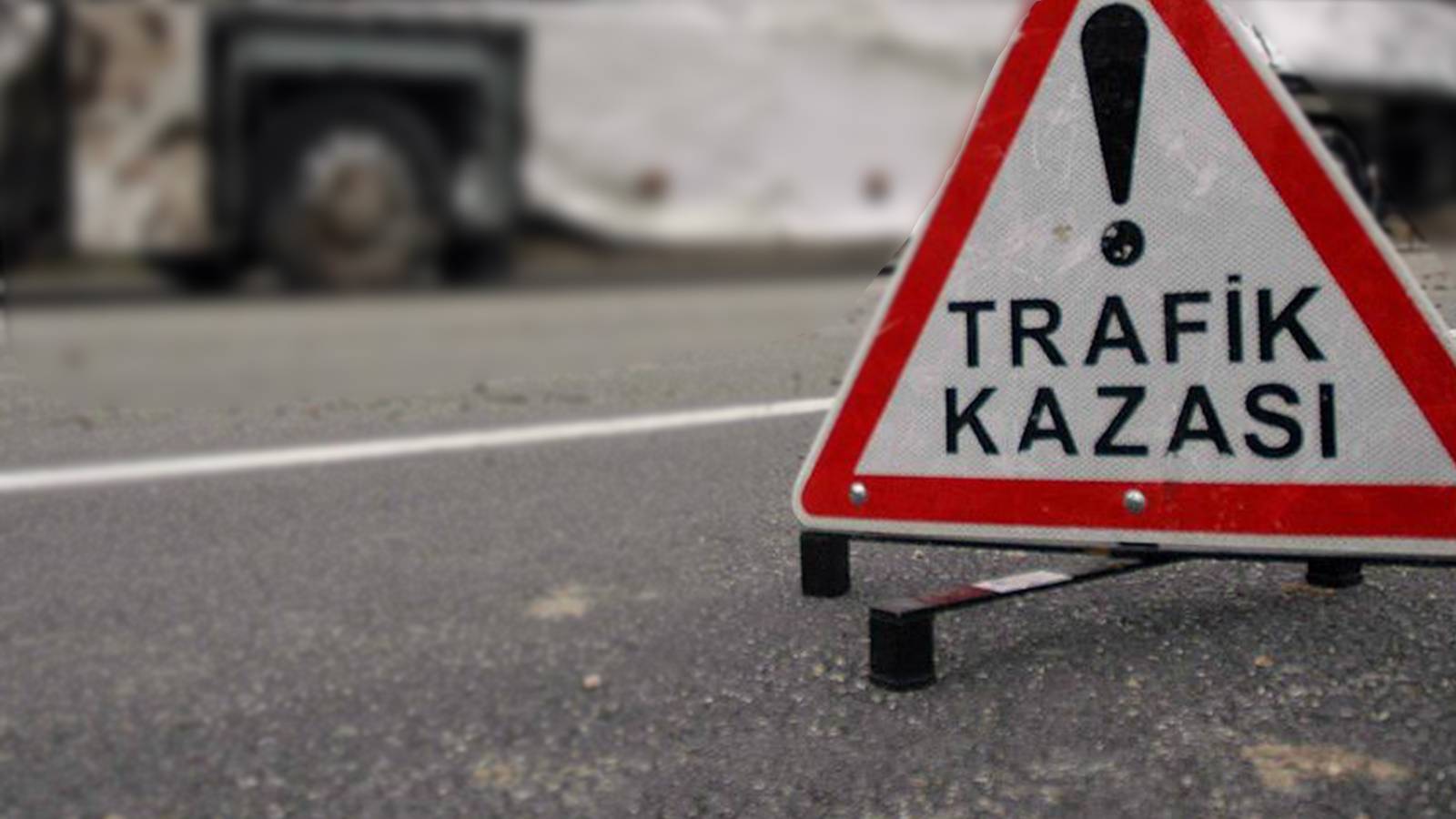 E.E. yönetimindeki araç Dazkırı ilçesinden Kızılören köyüne seyir halindeyken arızalandı.