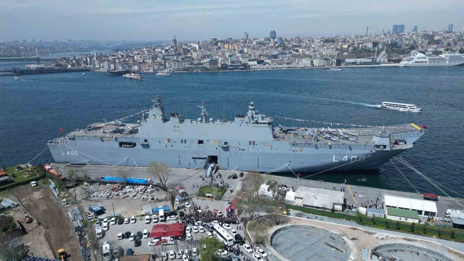 Halk ziyaretine açılan dünyanın ilk silahlı insansız hava aracı (SİHA)