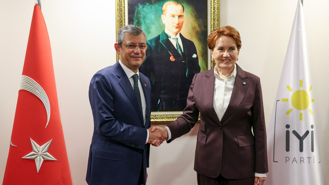 CHP lideri Özgür Özel ile İYİ Parti lideri Meral Akşener,